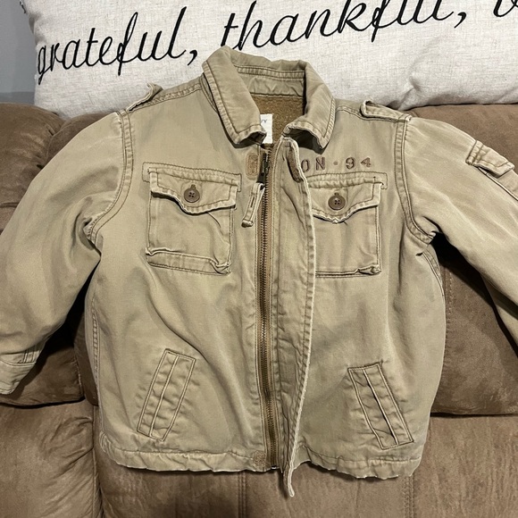 Boys 3T Old Navy khaki jacket EUC - Picture 2 of 3